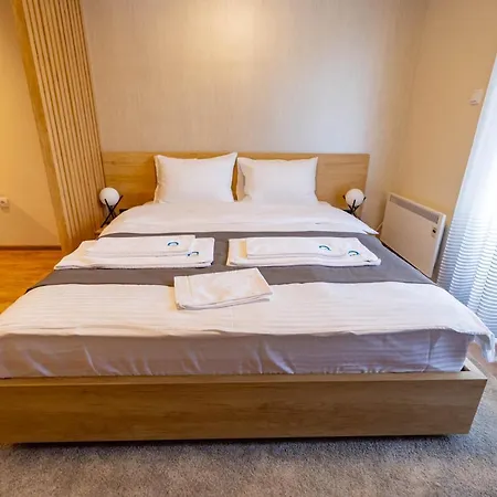 Omega Apartment *
